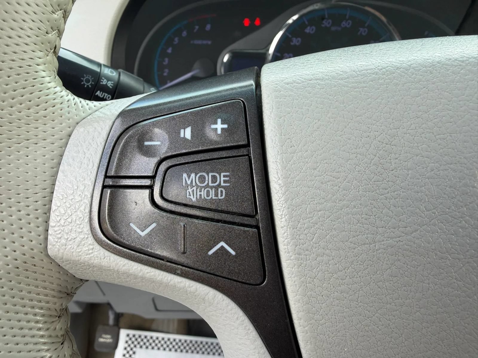 Used 2013 Toyota Sienna XLE FWD image 22
