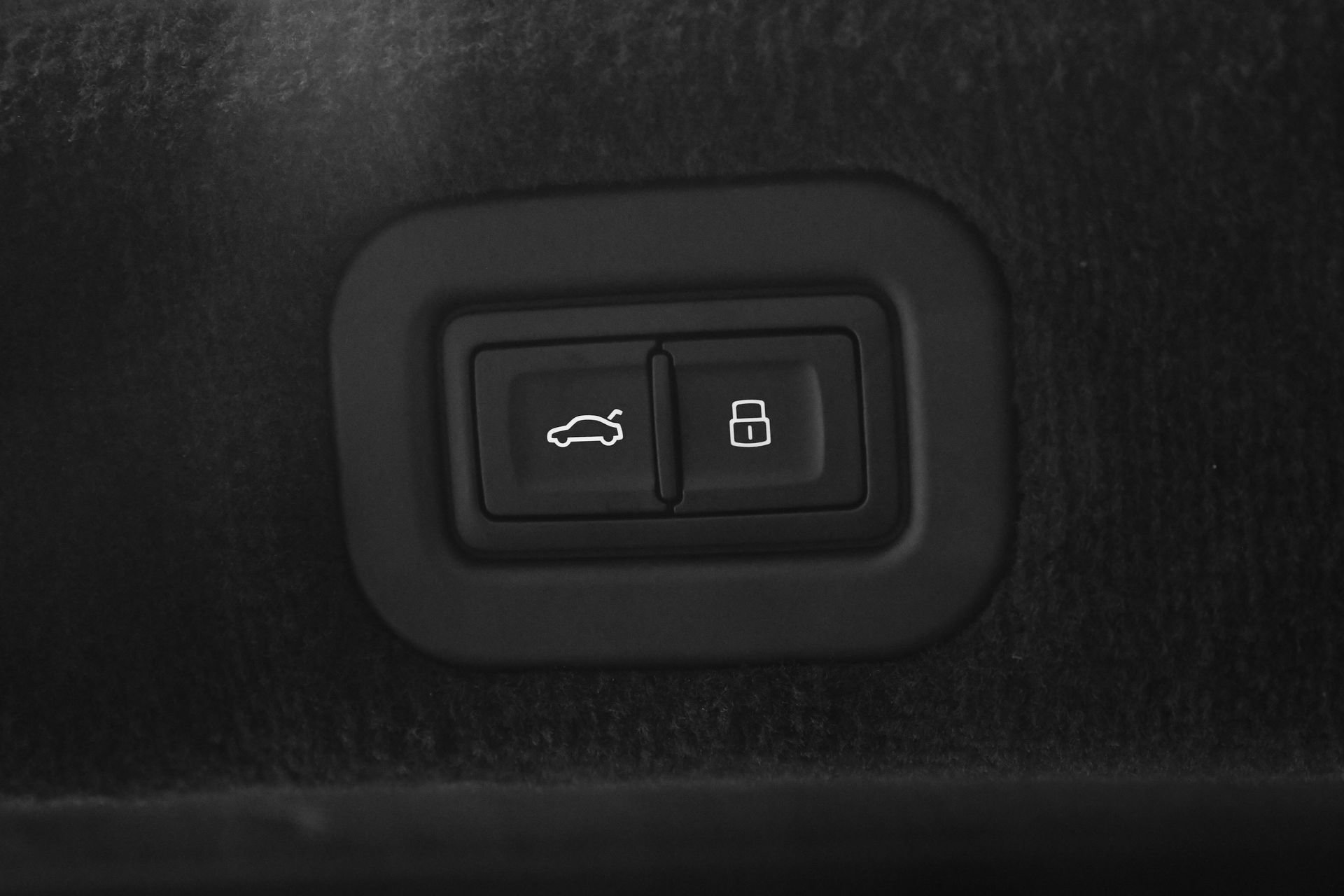 New 2026 Bentley Flying Spur Plug-In Hybrid image 12