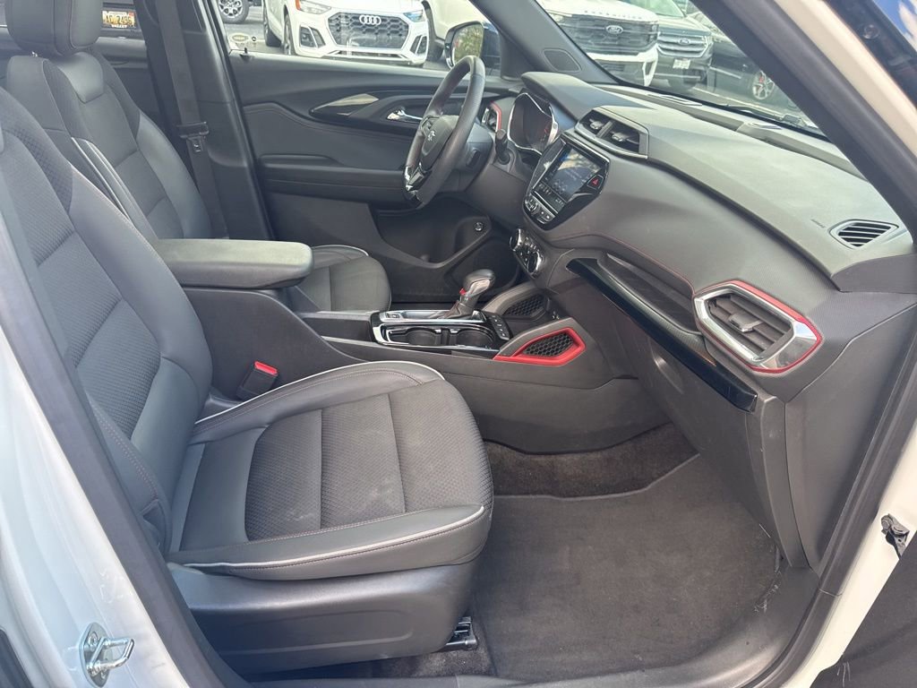 Used 2023 Chevrolet TrailBlazer RS w/ Sun and Liftgate Package AWD/4WD image 35