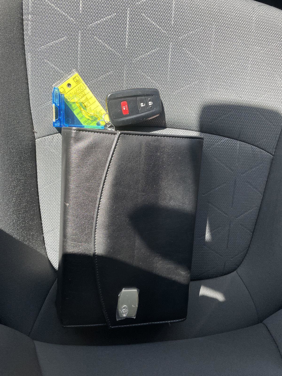 Used 2022 Toyota RAV4 XLE AWD/4WD image 18