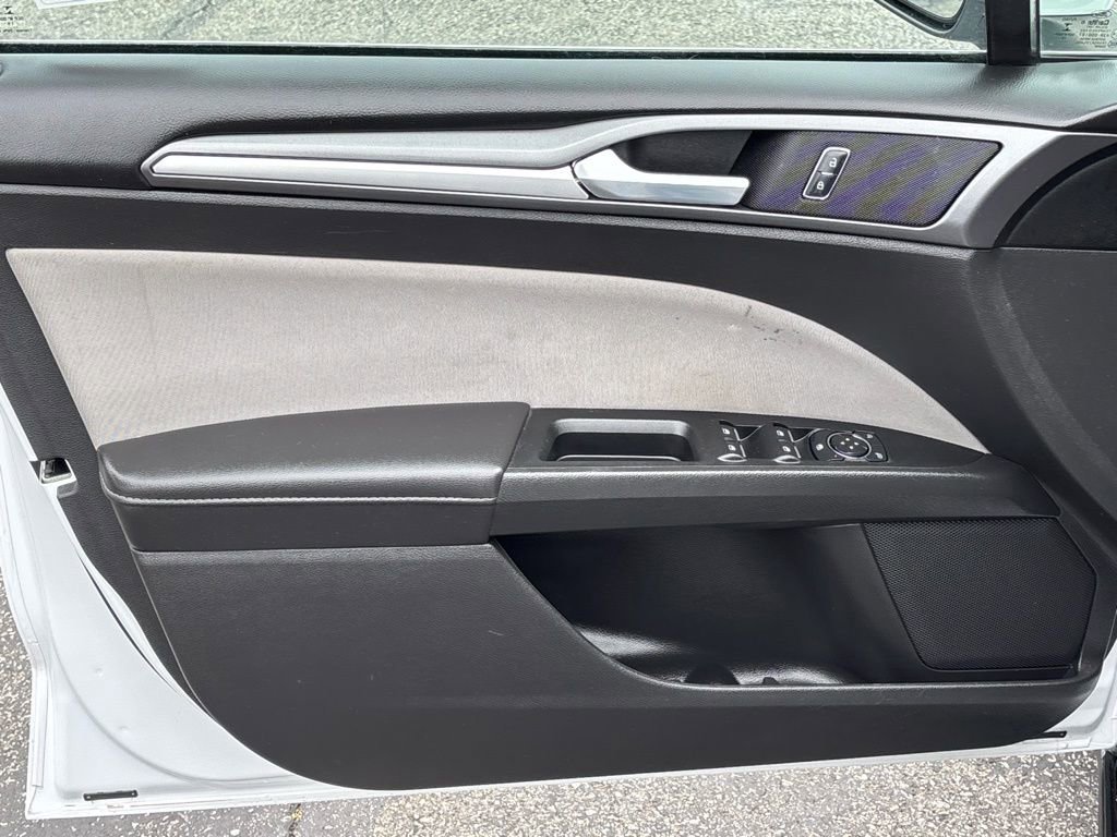 Used 2016 Ford Fusion S image 11