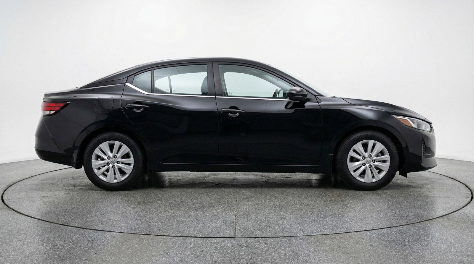 Used 2025 Nissan Sentra S image 11