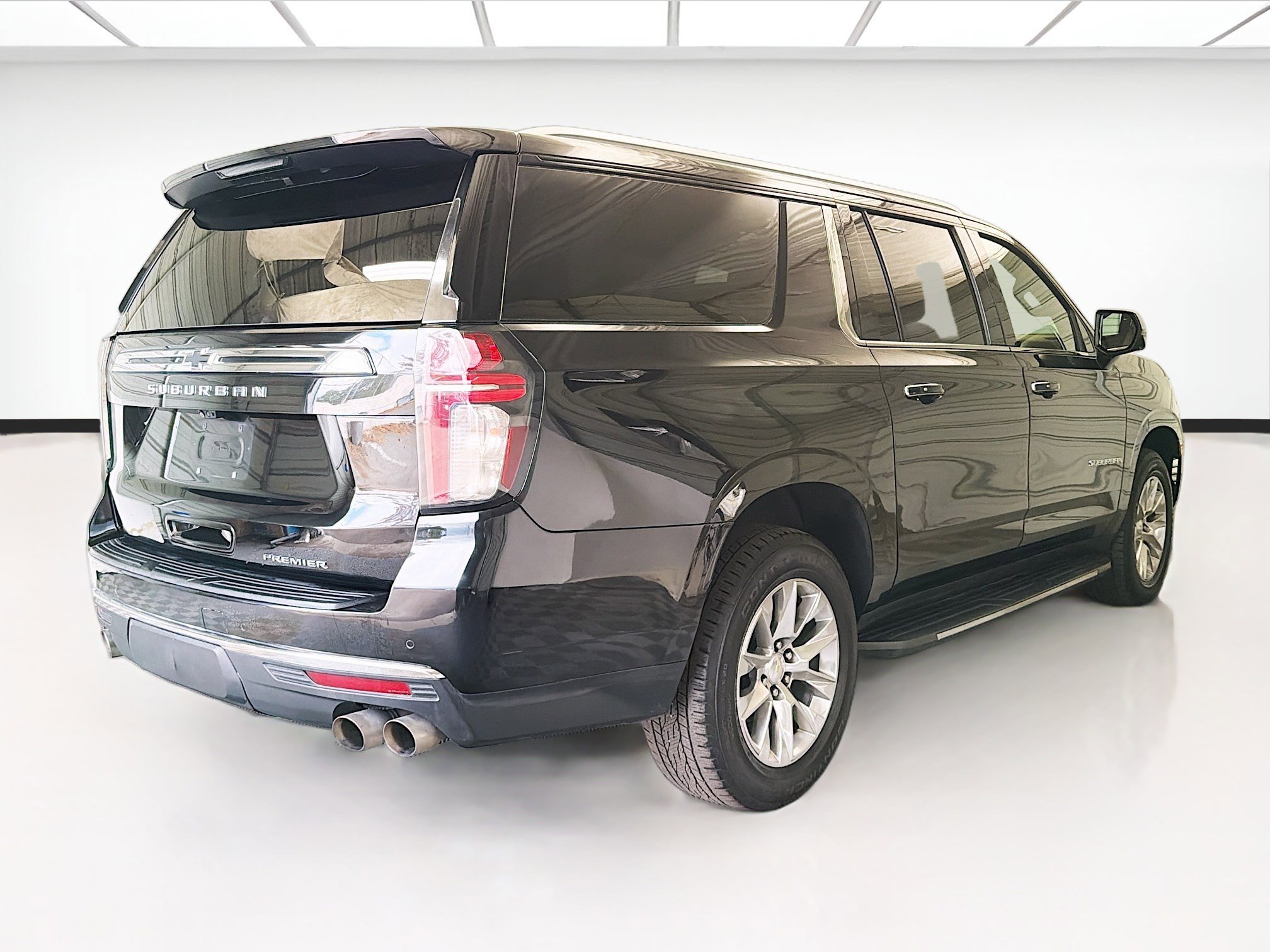 Used 2021 Chevrolet Suburban Premier w/ Premium Package RWD image 16