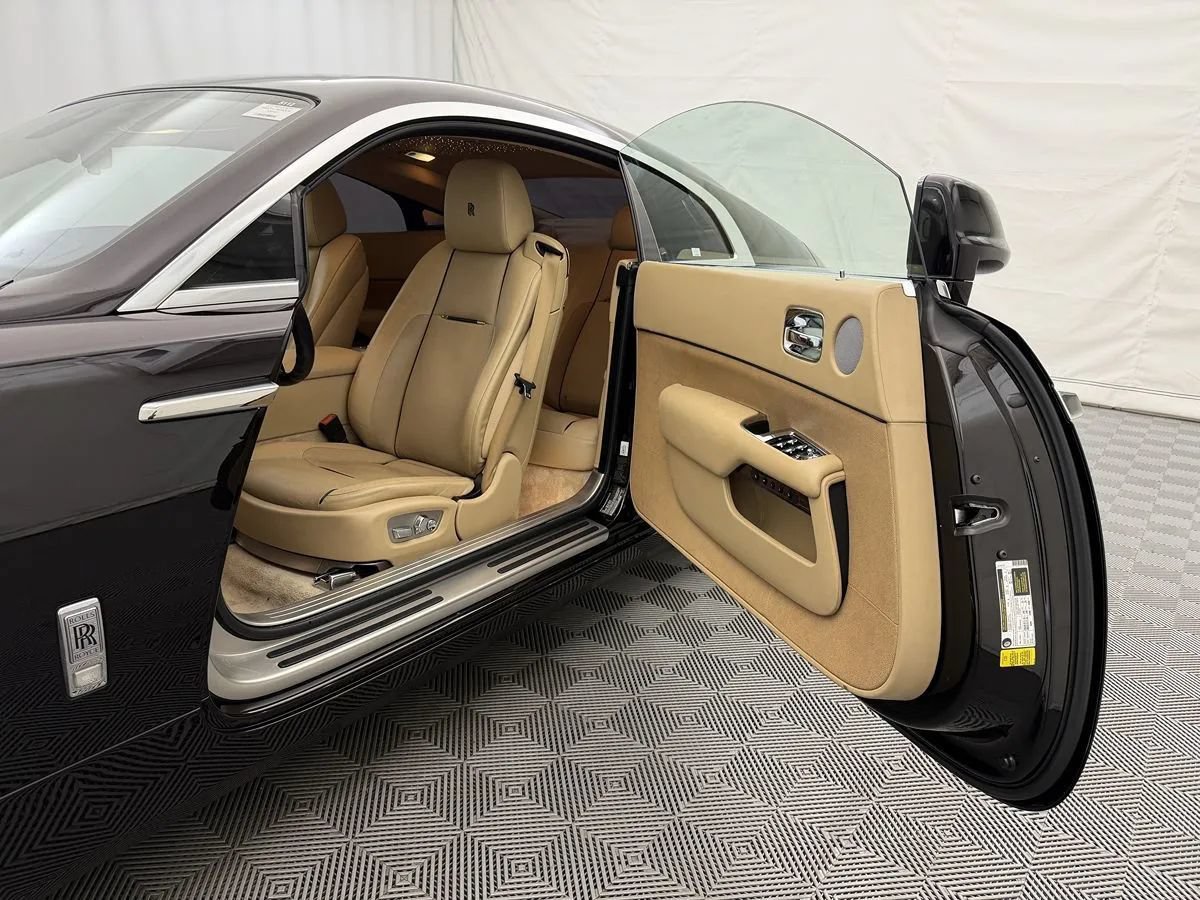 Used 2016 Rolls-Royce Wraith RWD image 8
