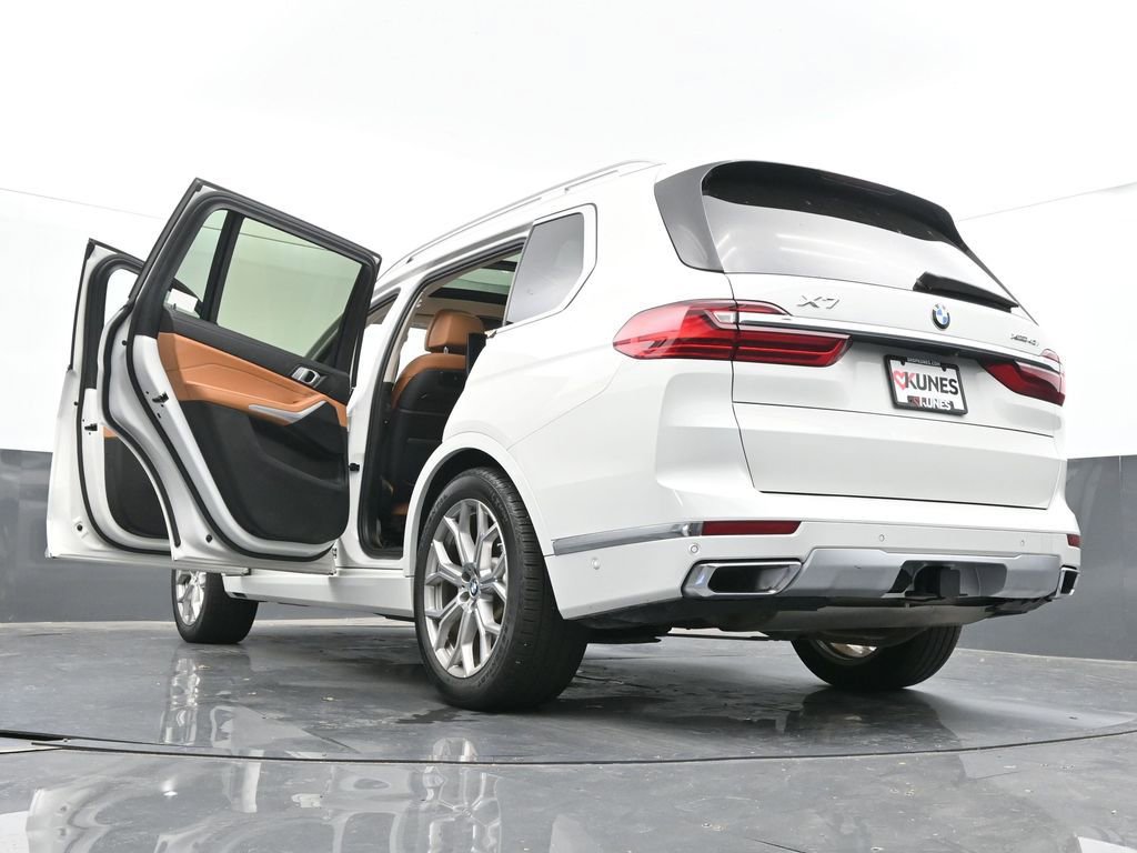 Used 2022 BMW X7 xDrive40i w/ Executive Package image 71