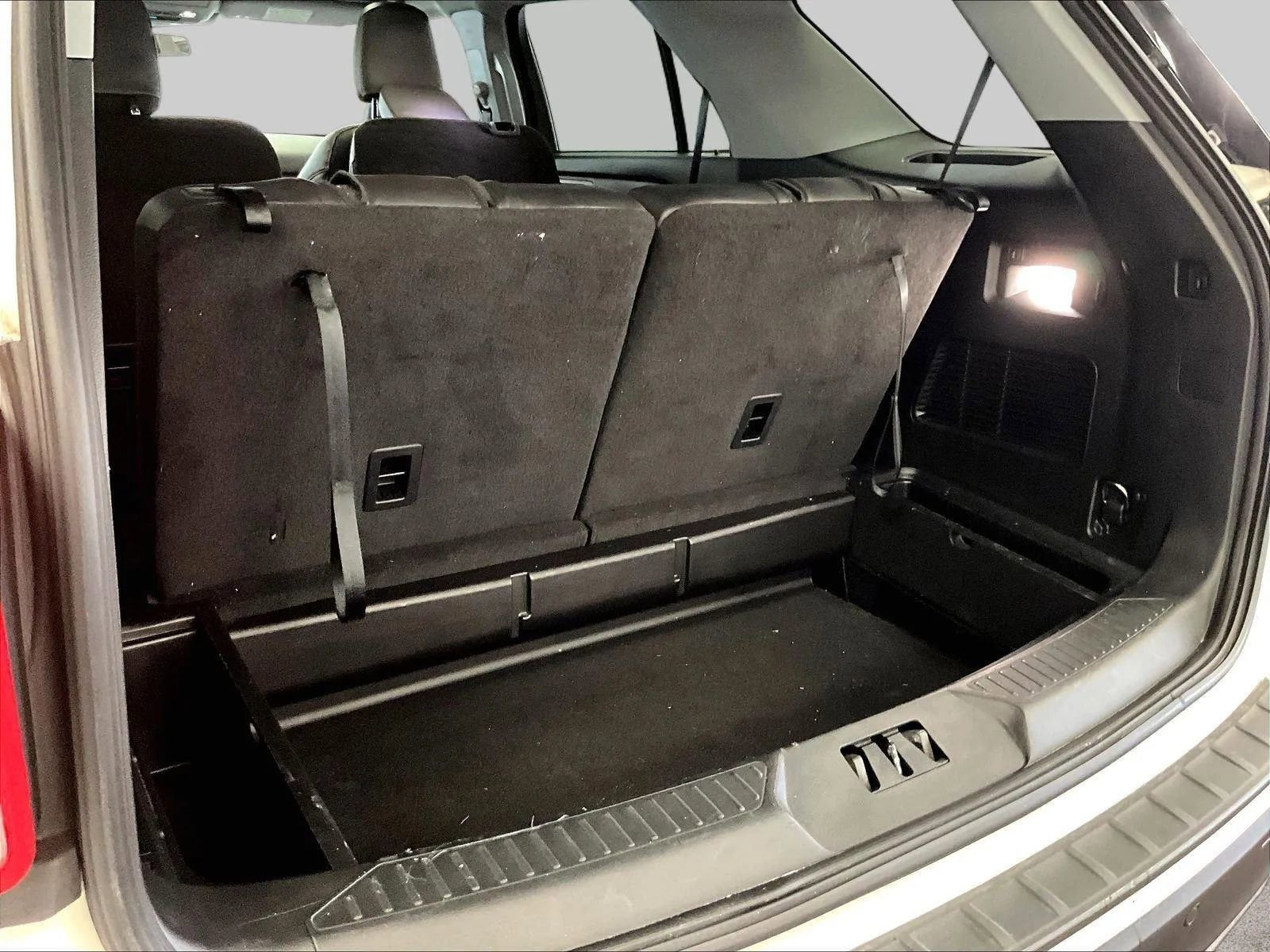 Used 2022 Ford Explorer XLT w/ Equipment Group 202A image 34