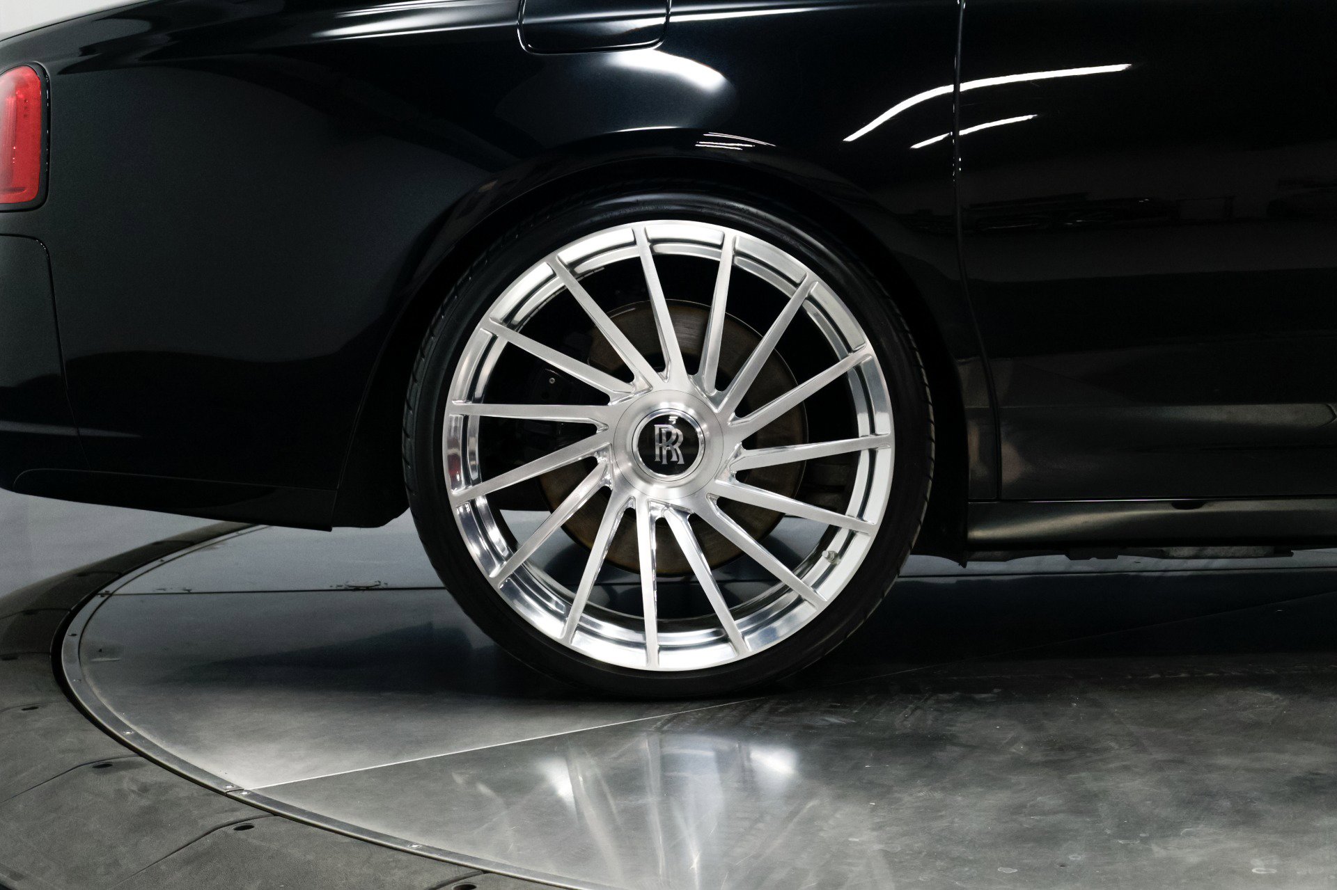 Used 2015 Rolls-Royce Ghost image 59