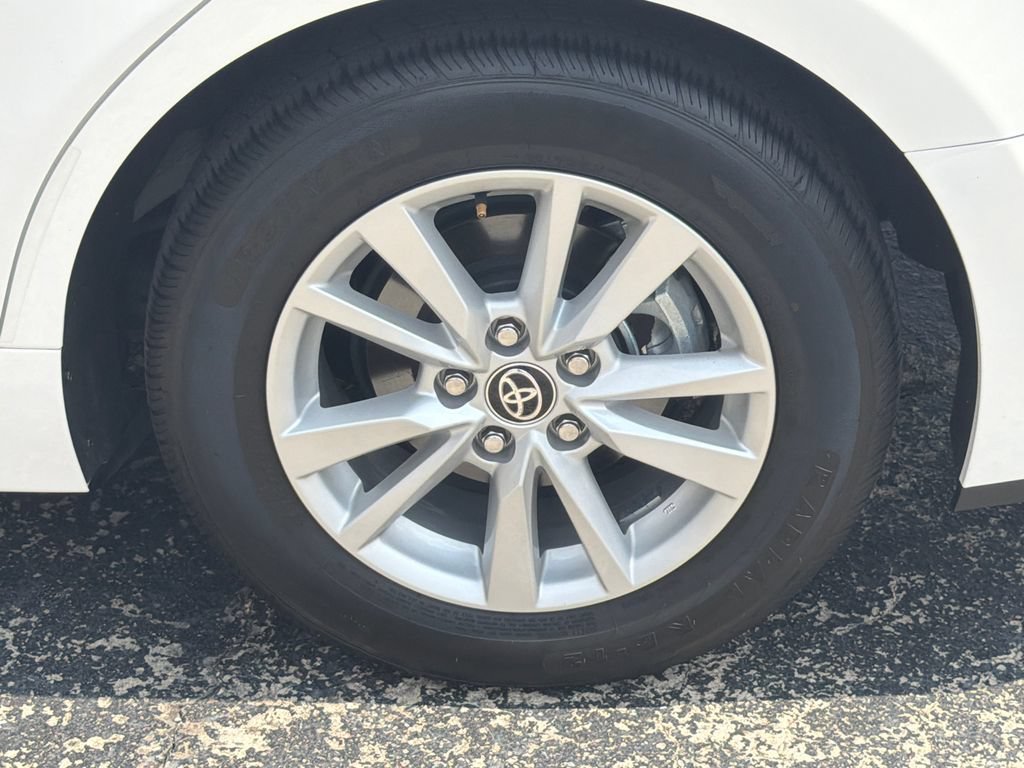 Used 2025 Toyota Camry LE FWD image 23