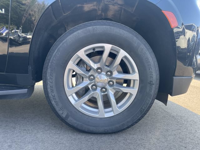 Used 2022 Chevrolet Suburban LT AWD/4WD image 14
