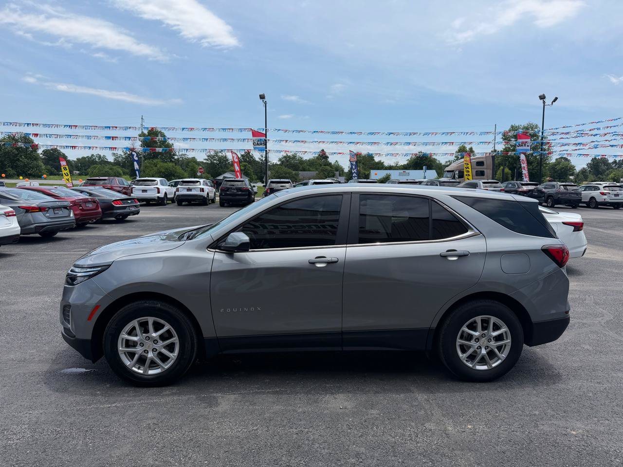 Used 2024 Chevrolet Equinox LT w/ LPO, Floor Liner Package FWD image 9