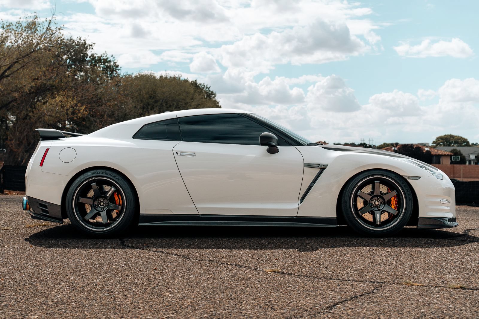 Used 2014 Nissan GT-R Black Edition AWD/4WD image 8