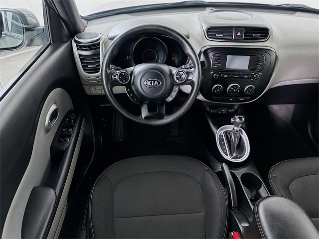 Used 2016 Kia Soul + image 4
