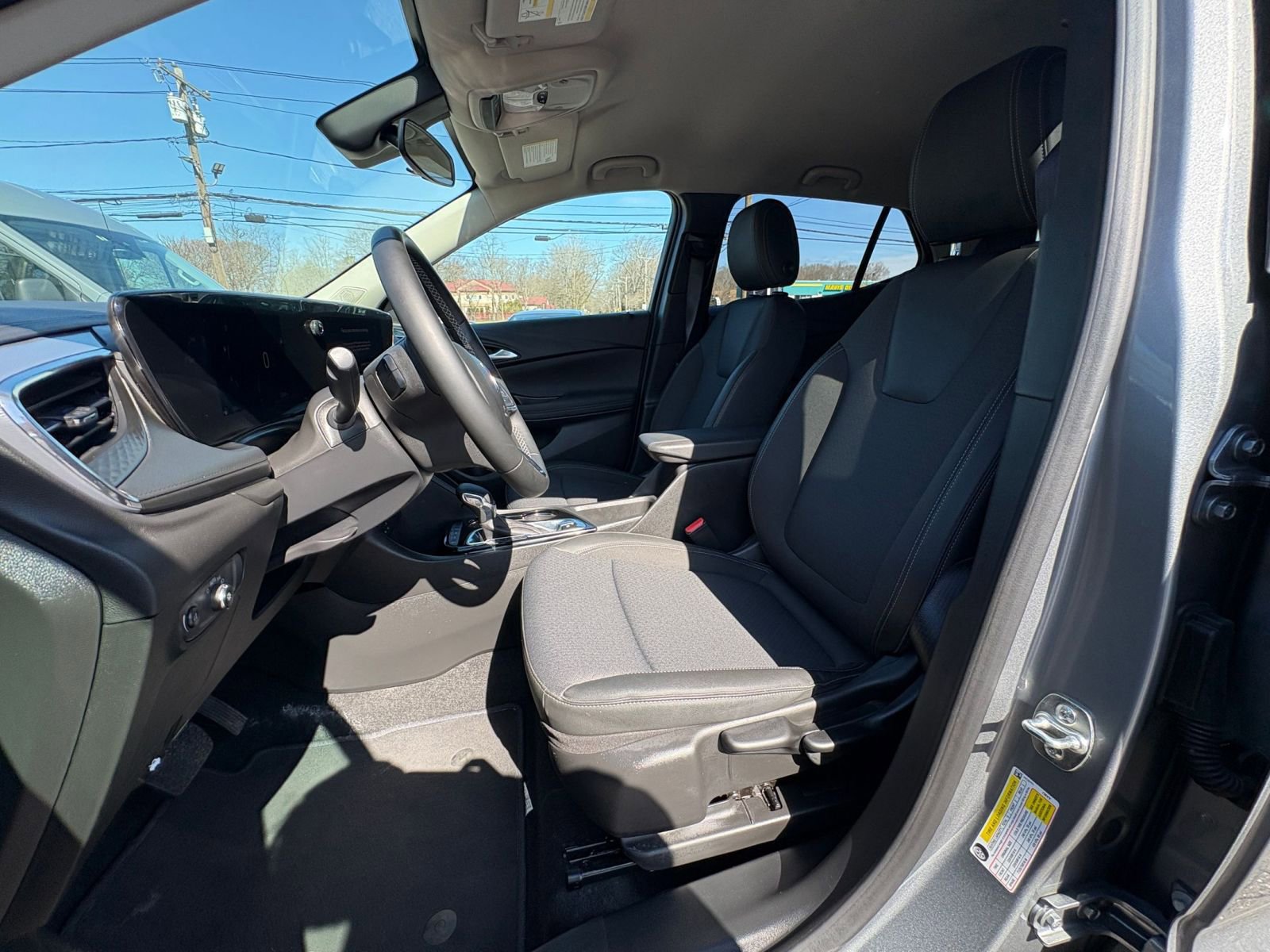 Used 2025 Buick Encore GX Preferred image 24