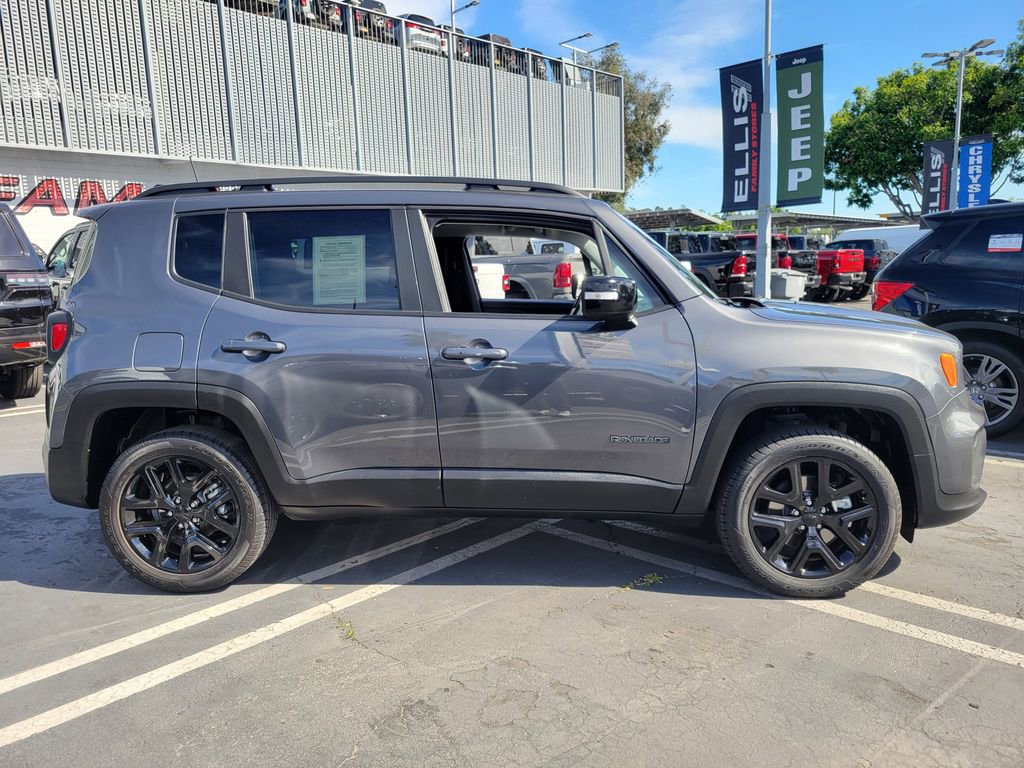 Used 2023 Jeep Renegade Altitude image 28