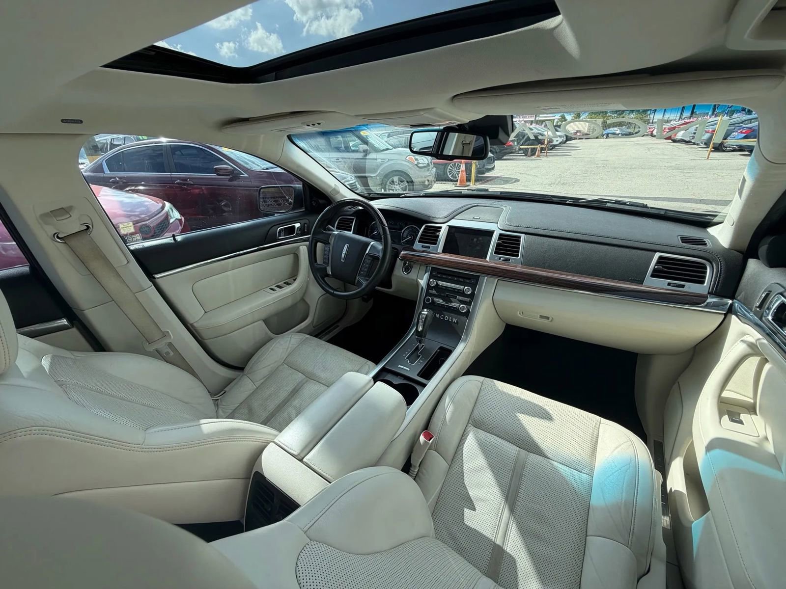 Used 2009 Lincoln MKS Sedan 4D image 13