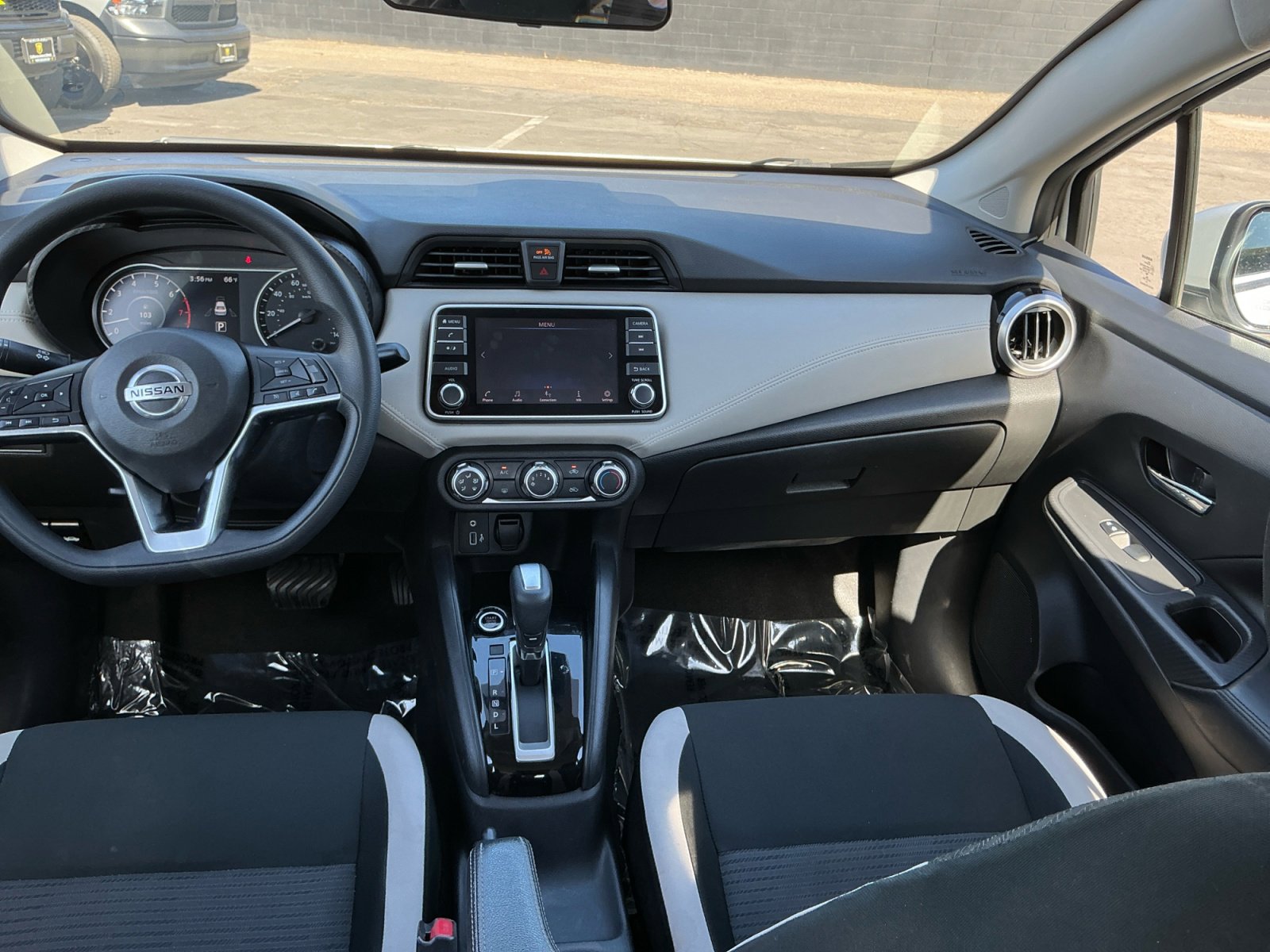 Used 2020 Nissan Versa SV w/ Trunk Package image 16