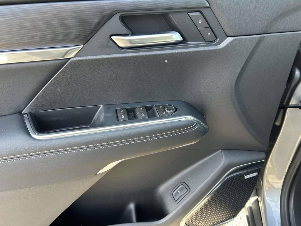 New 2027 GMC Acadia Elevation w/ LPO, Floor Liner Package FWD image 17