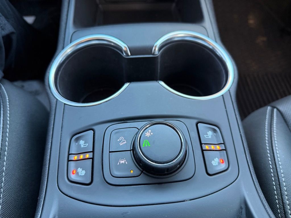 Used 2024 GMC Terrain SLT image 19