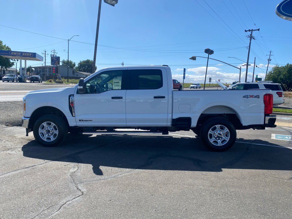 New 2025 Ford F250 XLT image 3