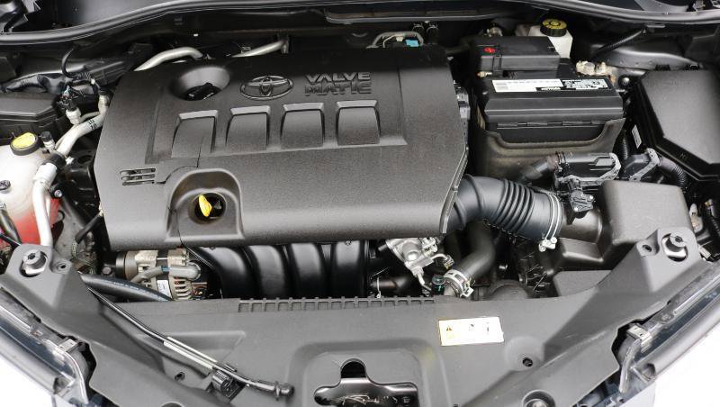 Used 2019 Toyota C-HR LE image 15