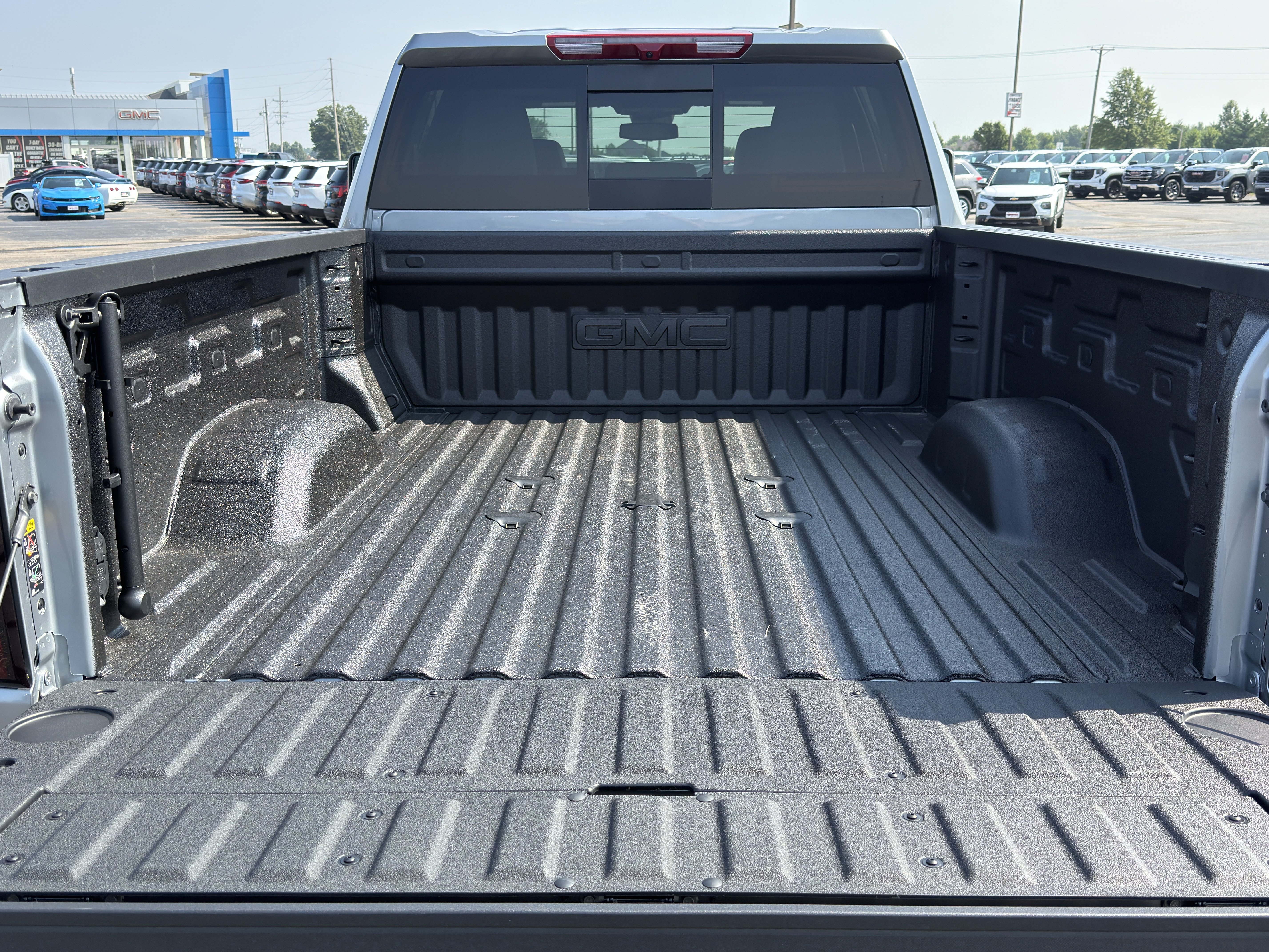 New 2026 GMC Sierra 2500 SLT w/ SLT Premium Package AWD/4WD image 11