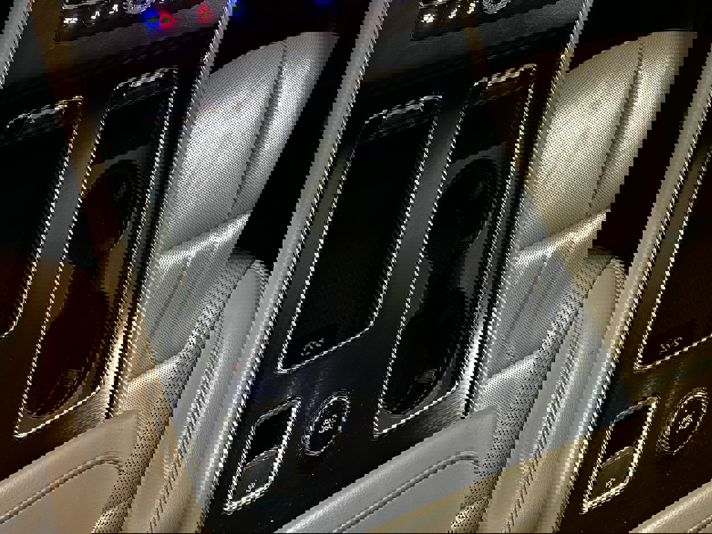 Used 2020 Lincoln Aviator Reserve w/ Equipment Group 201A image 10