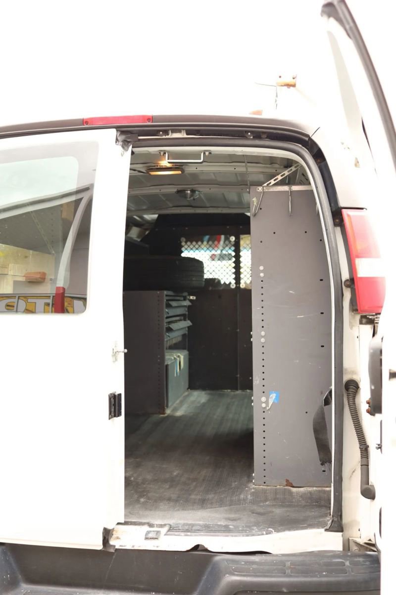 Used 2013 Chevrolet Express 2500 image 35