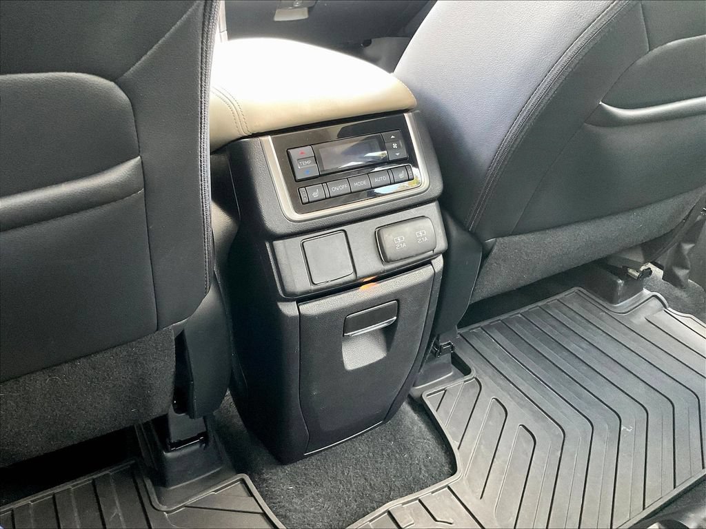 Used 2020 Subaru Ascent Limited w/ Popular Package #3 AWD/4WD image 9