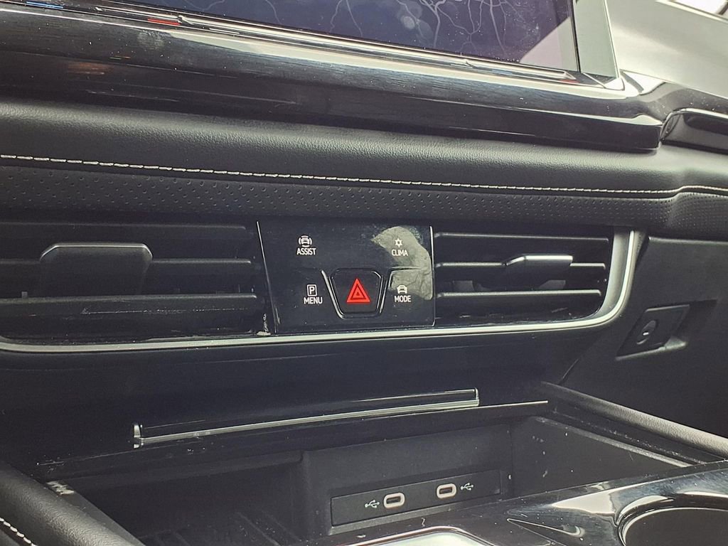 Used 2025 Volkswagen Atlas Cross Sport SE image 9