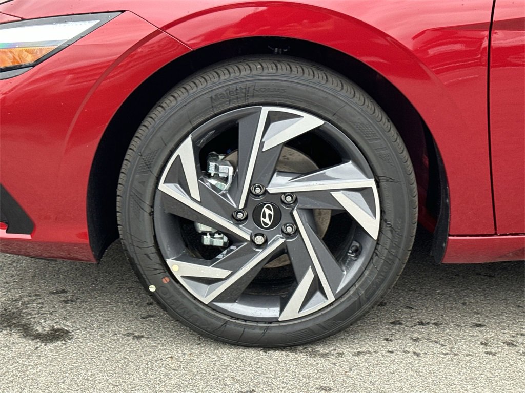 New 2025 Hyundai Elantra SEL image 15