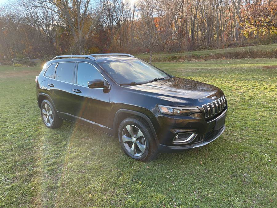 Used 2019 Jeep Cherokee Limited w/ Luxury Group image 2