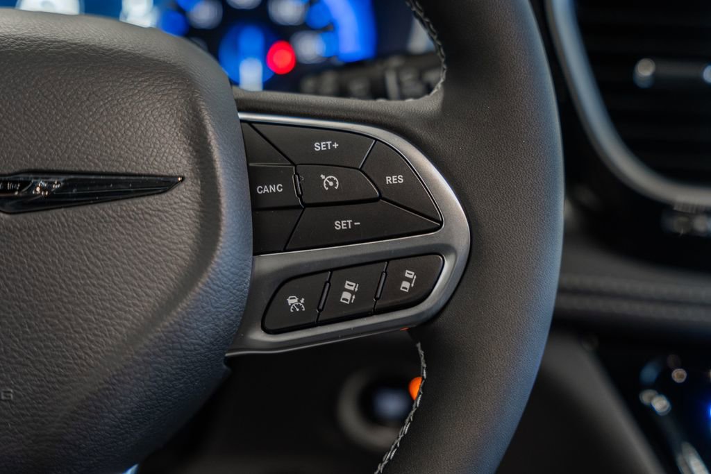 New 2026 Chrysler Pacifica Limited AWD/4WD image 29