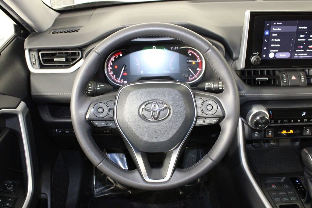 Used 2023 Toyota RAV4 XLE Premium image 23