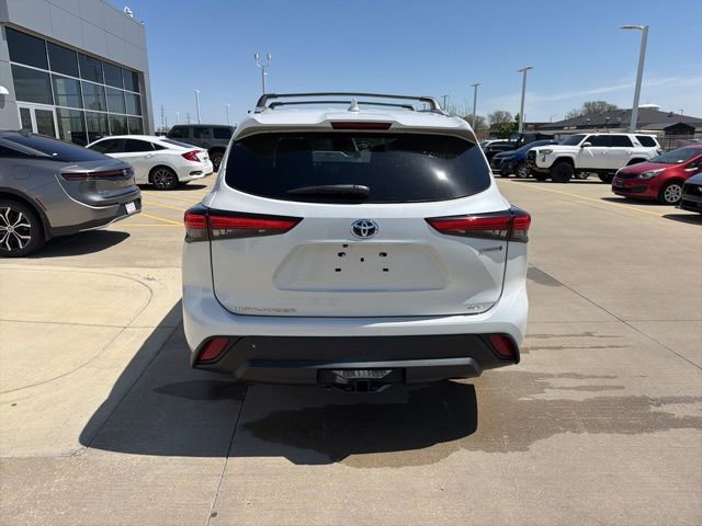 Used 2023 Toyota Highlander XLE image 6