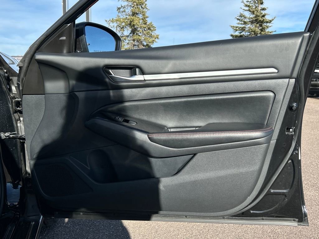 Used 2024 Nissan Altima 2.5 SR image 26