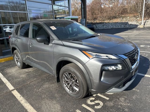 Used 2023 Nissan Rogue S image 1