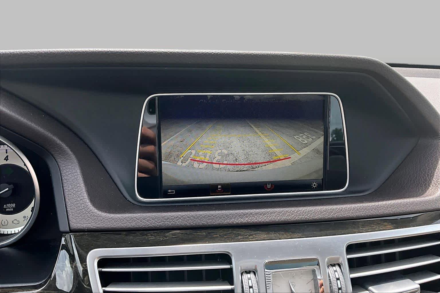 Used 2016 Mercedes-Benz E 350 4MATIC Sedan image 27