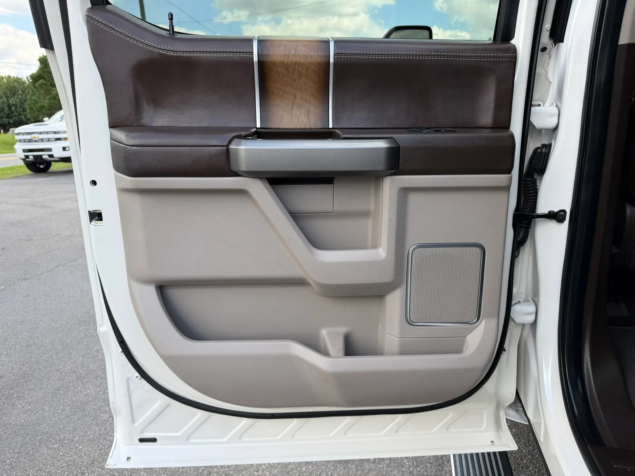 Used 2019 Ford F250 Limited AWD/4WD image 25
