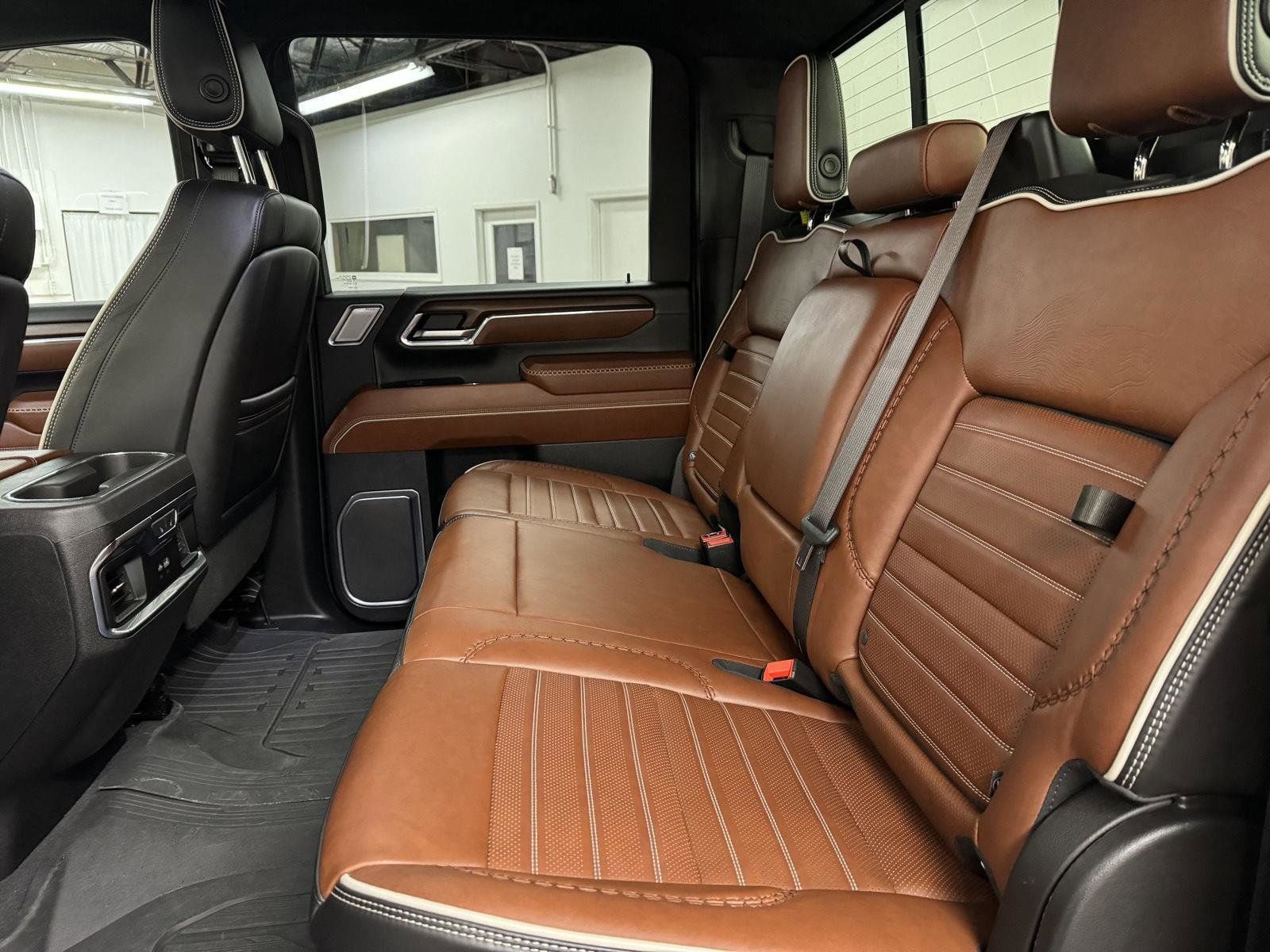 Used 2024 GMC Sierra 3500 Denali Ultimate image 14