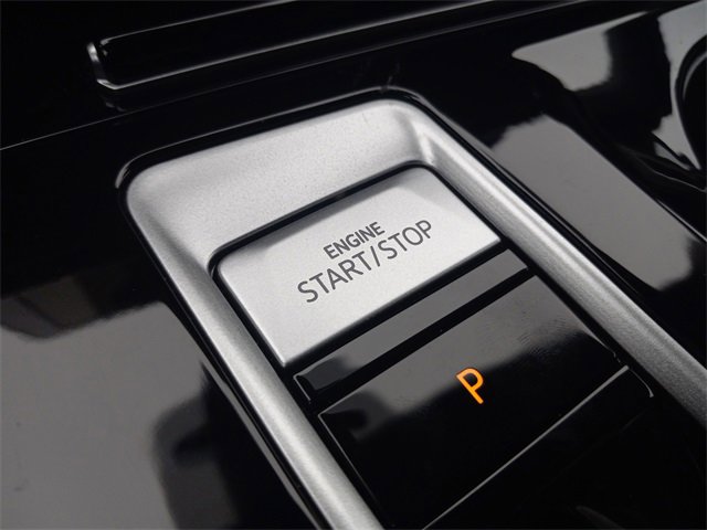 Used 2025 Volkswagen Atlas Cross Sport SE image 24