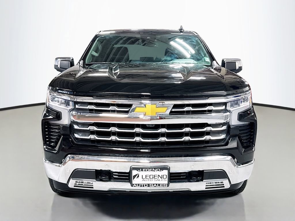 Used 2024 Chevrolet Silverado 1500 LTZ AWD/4WD image 2