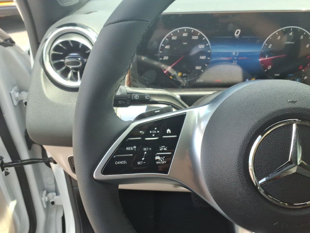 New 2026 Mercedes-Benz GLB 250 4MATIC image 20