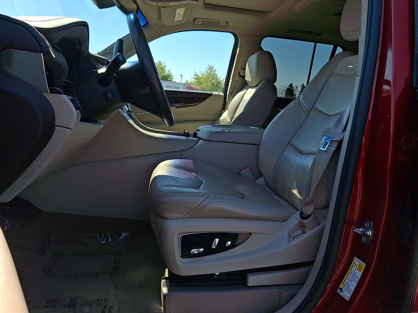 Used 2015 Cadillac Escalade Luxury RWD image 12