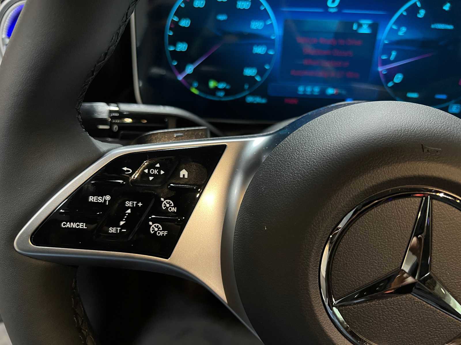 Used 2025 Mercedes-Benz C 300 4MATIC Sedan image 23