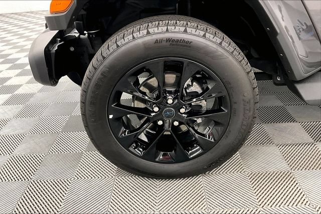 Used 2025 Jeep Wrangler Unlimited Sahara AWD/4WD image 10