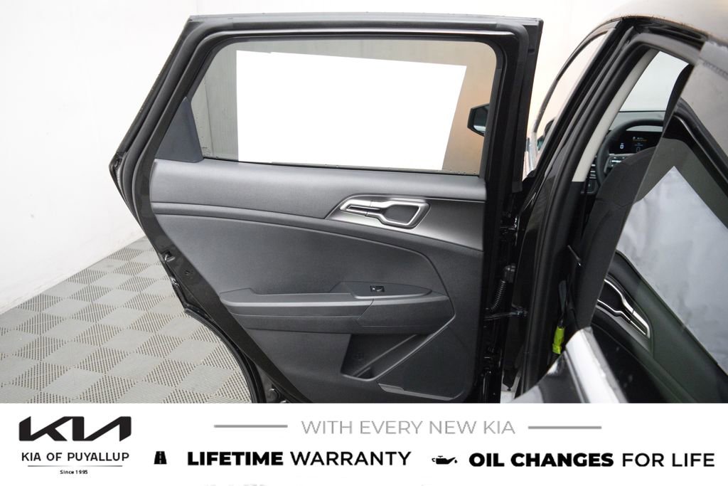 New 2026 Kia Sportage LX image 11