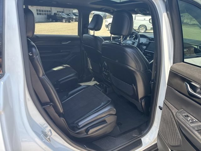Used 2023 Jeep Grand Cherokee L Laredo AWD/4WD image 28