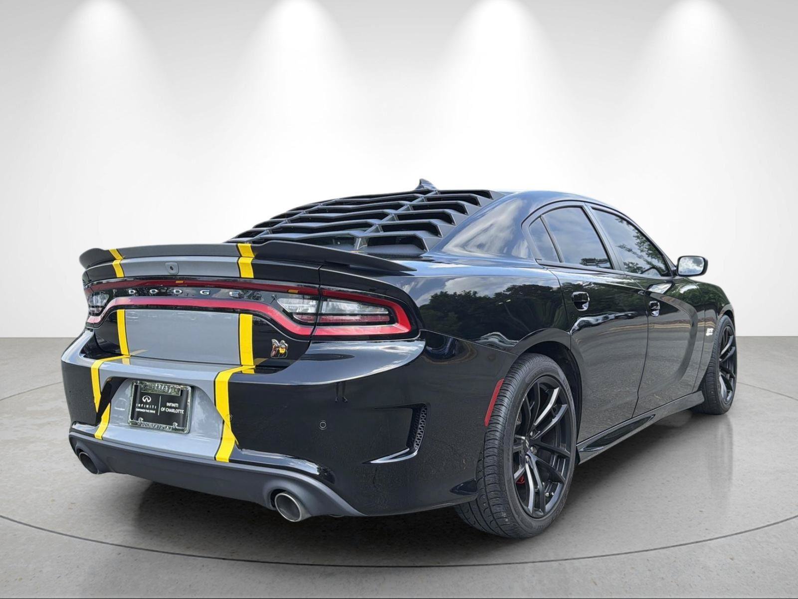 Used 2022 Dodge Charger Scat Pack w/ Dynamics Package RWD image 5
