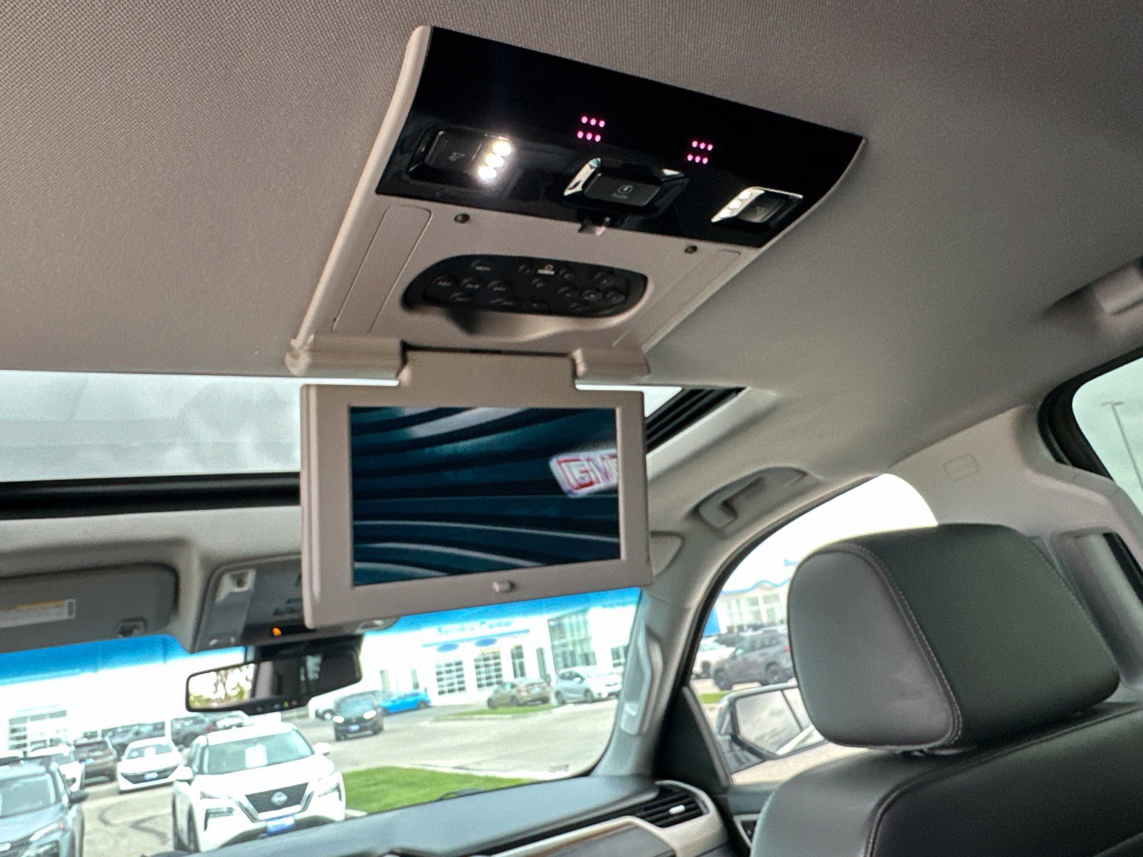 Used 2019 GMC Yukon Denali w/ Denali Ultimate Black Edition AWD/4WD image 29
