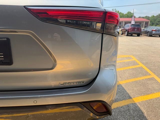 Used 2020 Toyota Highlander Limited image 8